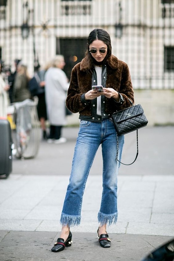 Quần jeans tua rua thể hiện sự phá cách, cá tính nổi loạn của tuổi trẻ.