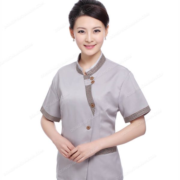 Điều mà rất nhiều người nhân viên phục vụ quan tâm không phải là chiếc áo đồng phục nhân viên tạp vụ đẹp tới đâu mà là việc sử dụng nó có thoải mái hay không?