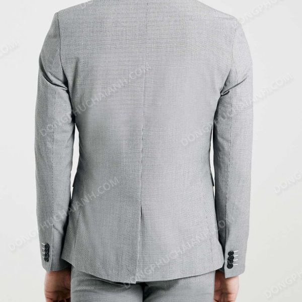 Thứ quan trọng hàng đầu với các mẫu áo Vest nam công sở chính là đẳng cấp của chất liệu.