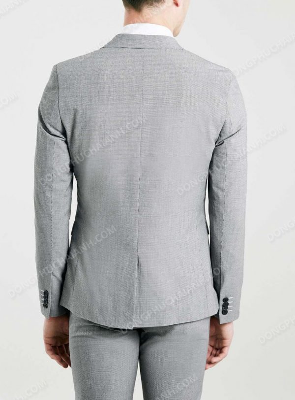 Thứ quan trọng hàng đầu với các mẫu áo Vest nam công sở chính là đẳng cấp của chất liệu.