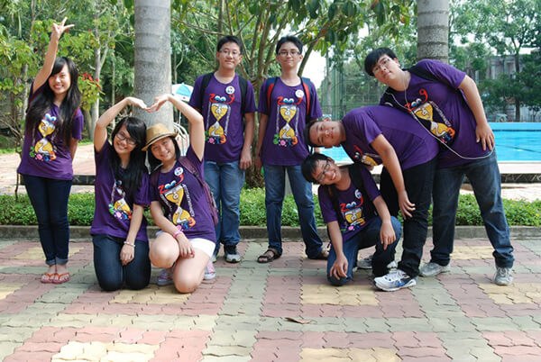 Đồng phục Alo Fashion – Làm áo thun đồng phục lớp tại Đà Nẵng