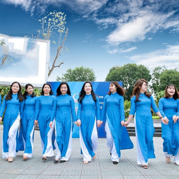 Áo dài đồng phục Vinaphone tôn vinh vẻ đẹp phụ nữ Việt Nam
