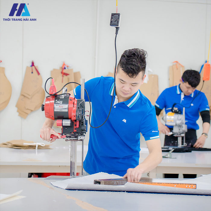 Thiết kế đồng phục nhân viên may màu xanh dương chuyên nghiệp
