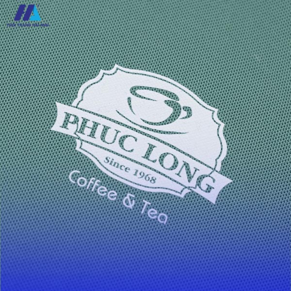 Logo in bị lệch, không đồng đều trên các áo đồng phục công ty