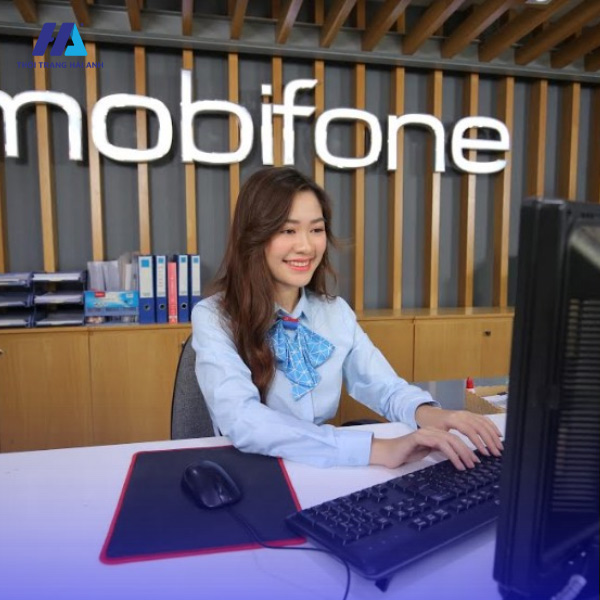 Áo sơ mi giao dịch viên Mobifone kết hợp cùng nơ trước ngực mang đến sự lịch sự và trang nhã