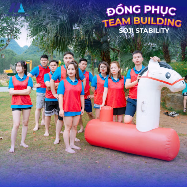 Trang phục team building có màu xanh nổi bật, năng động