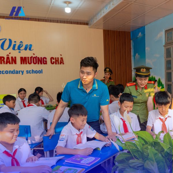 Đồng Phục Vietnam Airlines - Tiên Phong Xu Hướng Thời Trang Hàng Không Đồng Phục Vietnam Airlines - Tiên Phong Xu Hướng Thời Trang Hàng Không
