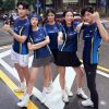 áo thun đồng phục thể thao màu xanh navy phối sọc vàng