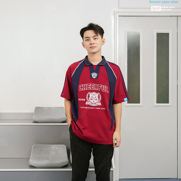 Áo phông lớp oversize Cheerful màu đỏ đô được may từ chất vải Cotton Ultimate