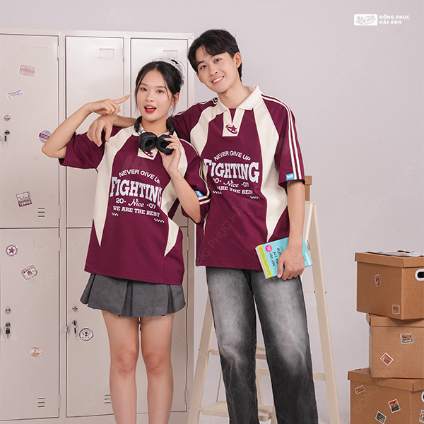 Kiểu dáng oversize rộng rãi, trẻ trung của áo đồng phục lớp Cheerful