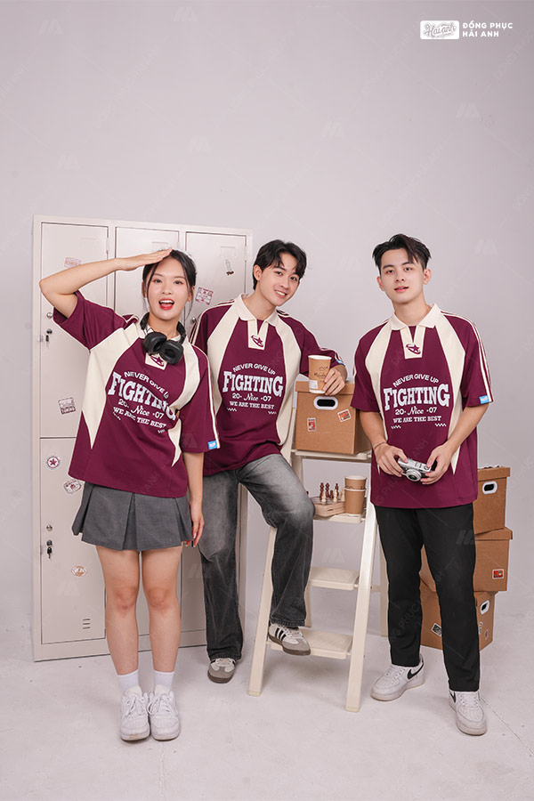 mẫu cùng áo phông lớp oversize Cheerful màu đỏ mận chất liệu cao cấp và thông điệp đầy ý nghĩa