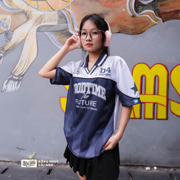 Sắc xanh đen phối trắng – thanh lịch mà cuốn hút