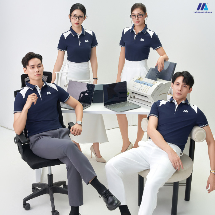 Bật mí những cách phối đồ với áo thun đồng phục màu xanh đen phối cầu vai