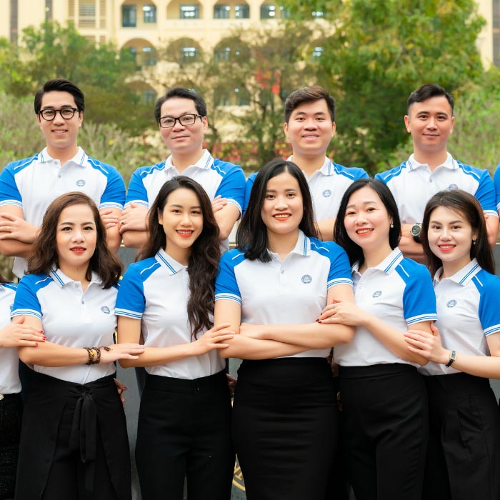 Hướng dẫn mix đồ với áo polo đồng phục công ty để luôn nổi bật và hợp mốt