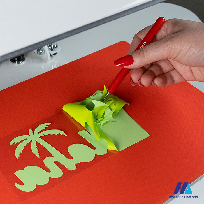 In decal có thể tạo hình in đẹp, sắc nét và đa dạng màu sắc trên vải