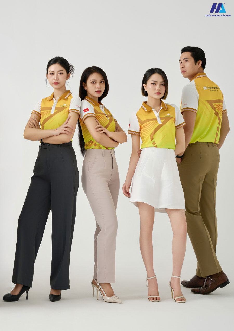 Tham khảo những cách phối đồ với áo phông đồng phục màu trắng vàng