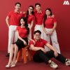 áo thun đồng phục màu đỏ phối cổ dệt họa tiết màu trắng