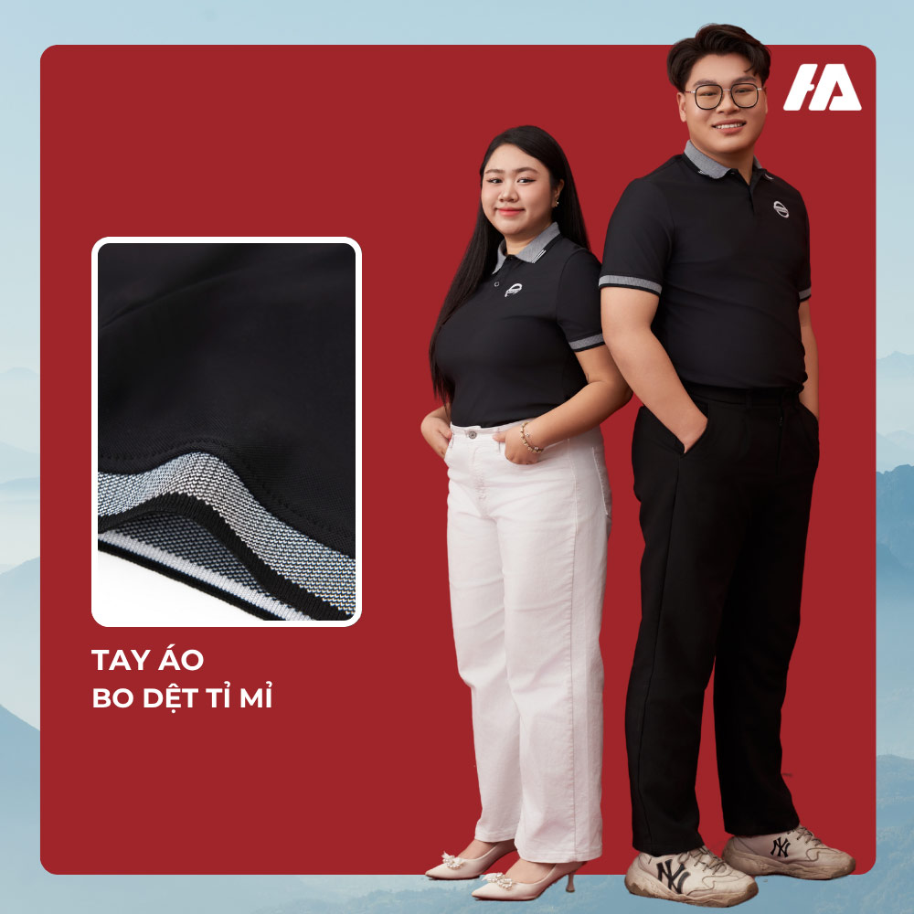 Cổ dệt họa tiết trắng tạo điểm nhấn thanh lịch cho mẫu áo polo đen