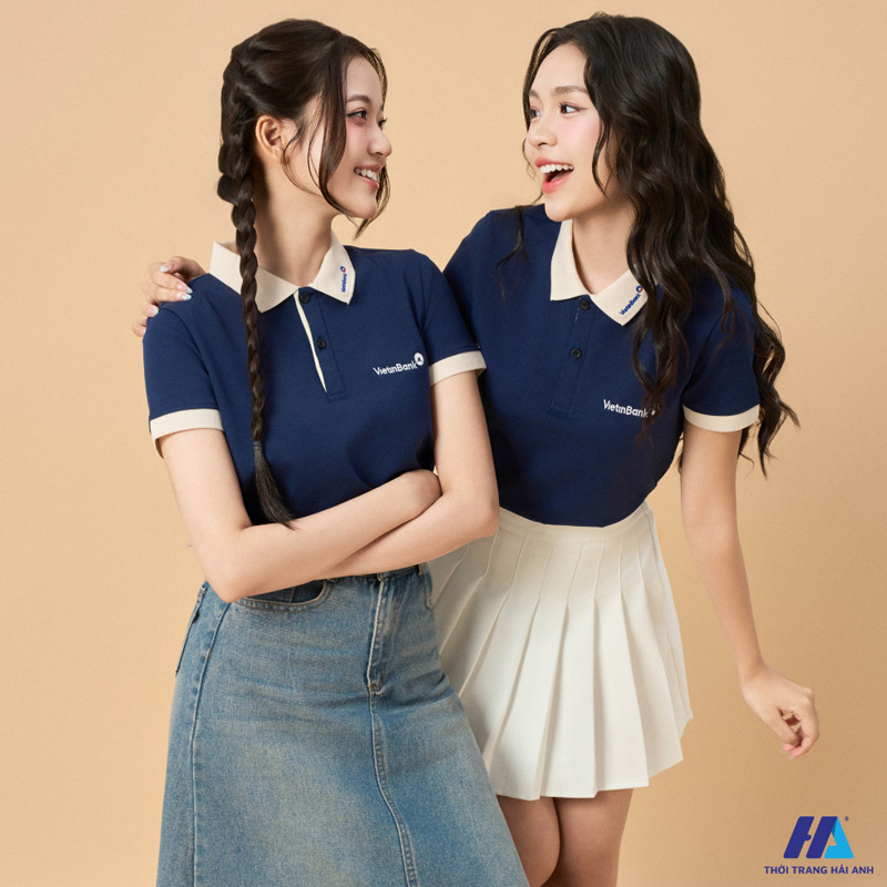 Tham khảo những cách phối đồ cùng áo thun đồng phục công ty màu xanh đen